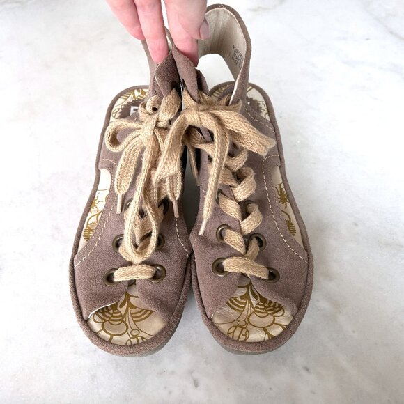 Like new! Fly London Yaba lace up wedge ankle boot suede (grey / stone / taupe) - Picture 6 of 12